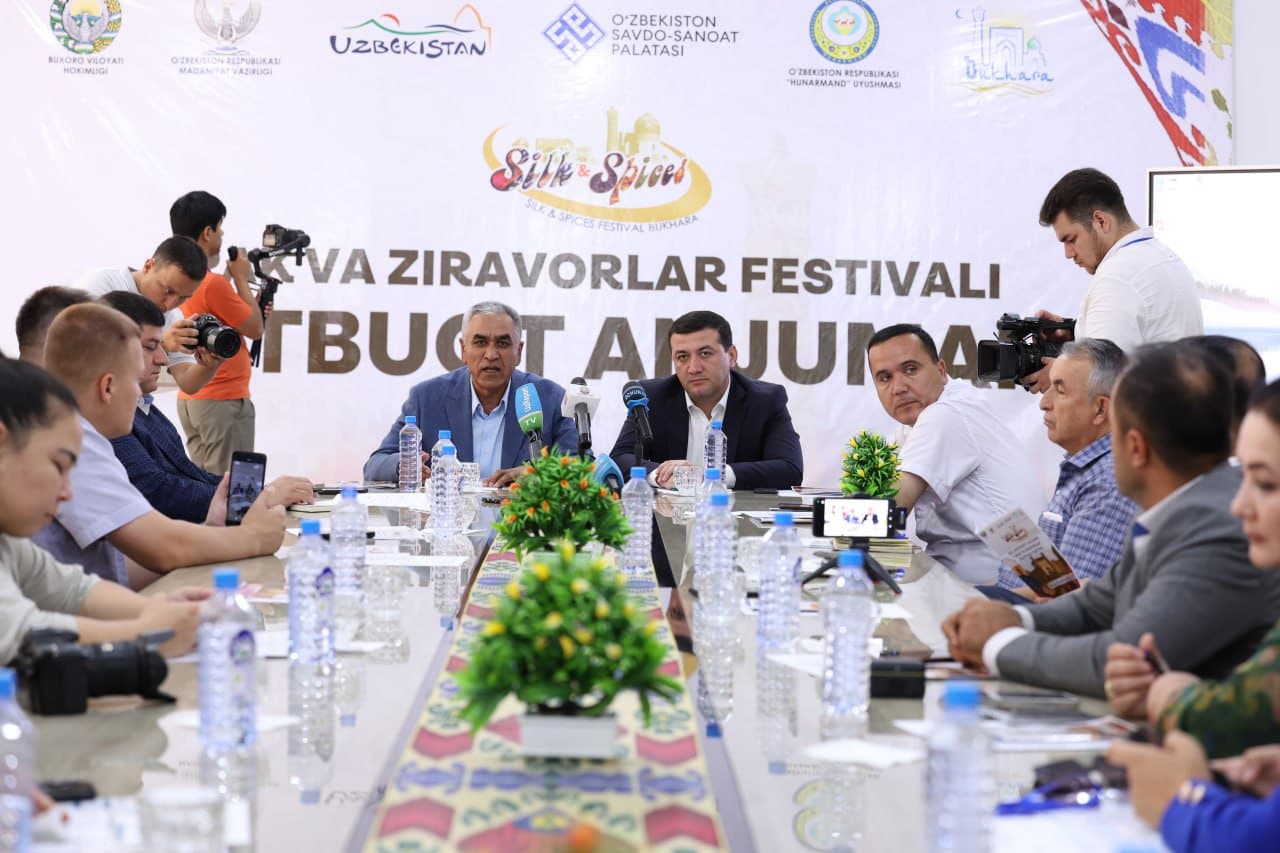 В Бухаре прошел XXI традиционный международный фестиваль "Шелк и специи"