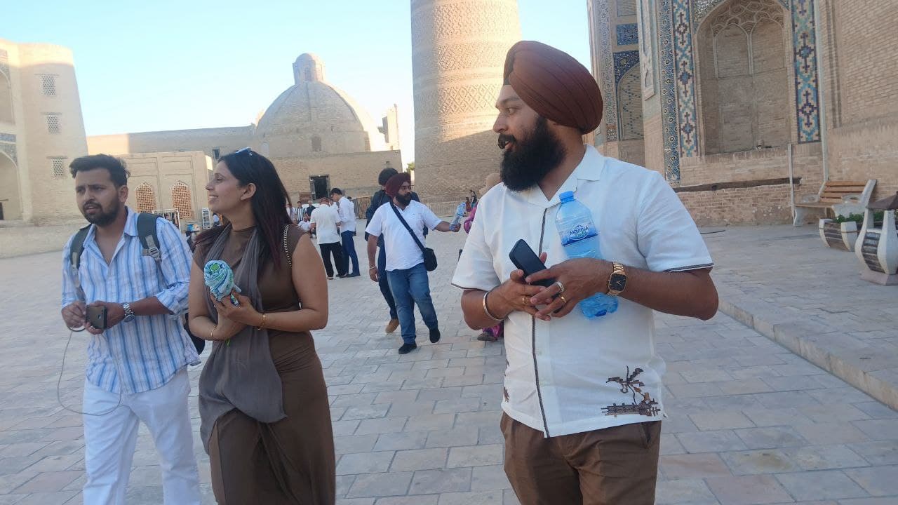 Ведущие индийские блогеры продвигают туризм Узбекистана
