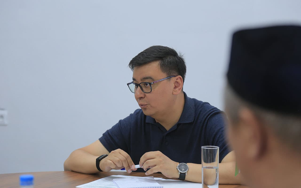 Chairman of the Tourism Committee holds meeting with Bukhara entrepreneurs