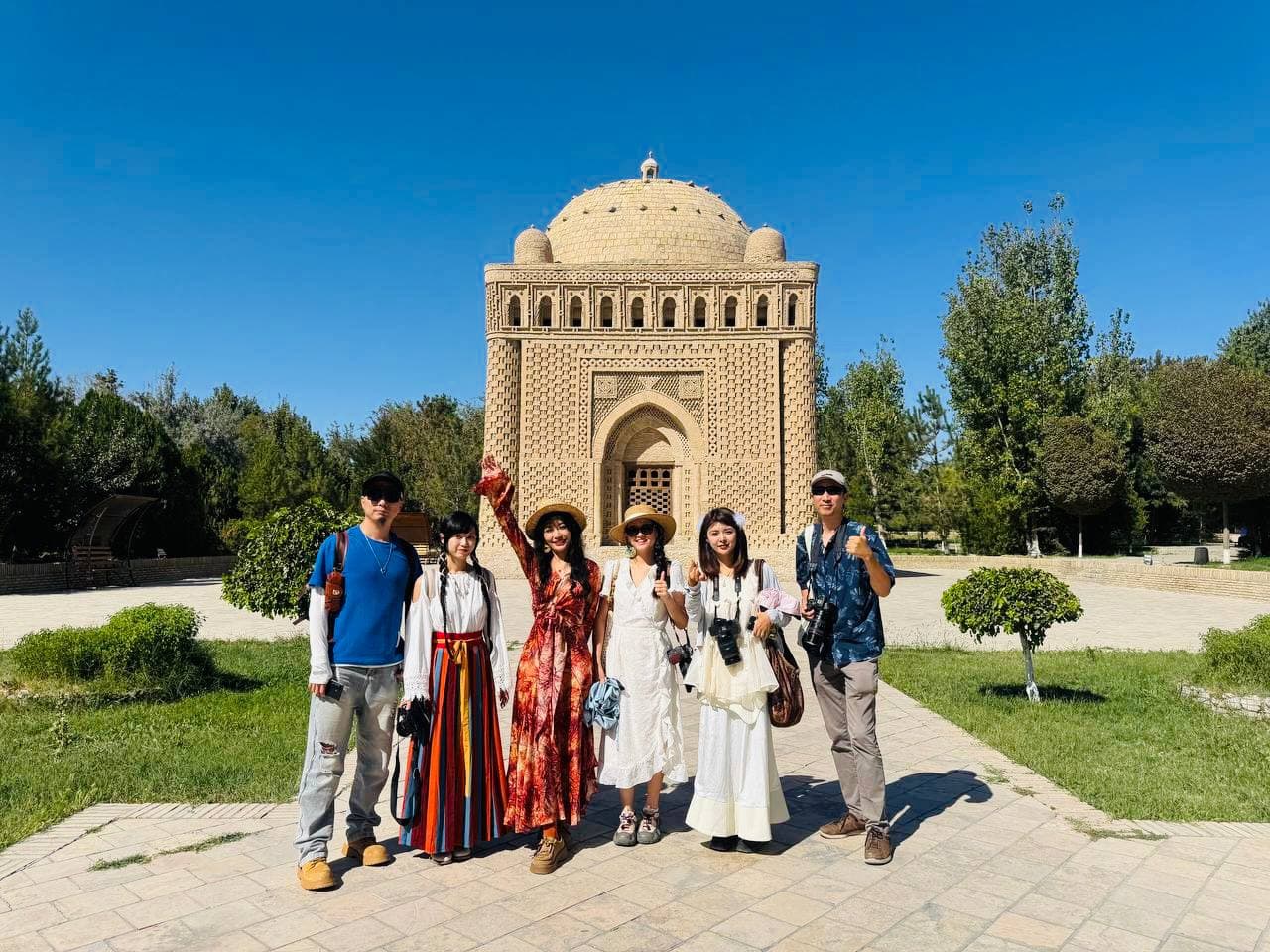 Xitoylik mashhur blogerlar O‘zbekistonning sayyohlik salohiyati bilan tanishdilar