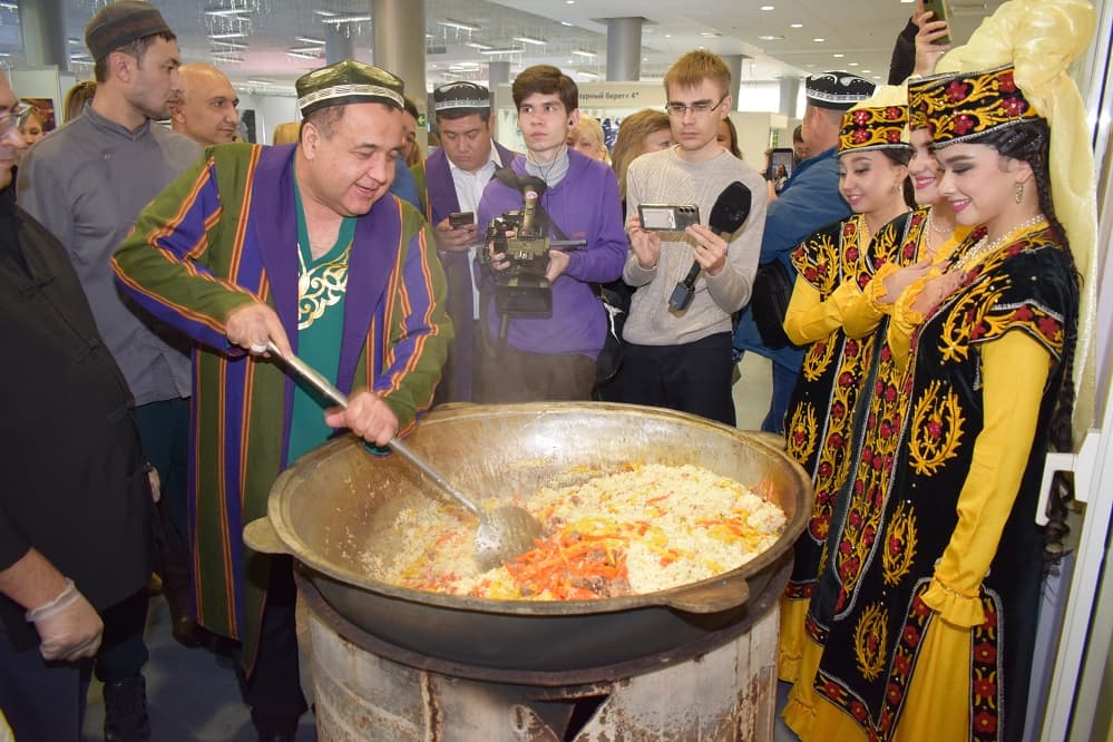 Туристический потенциал Узбекистана представлен на международной выставке «EXPOTRAVEL-2025»