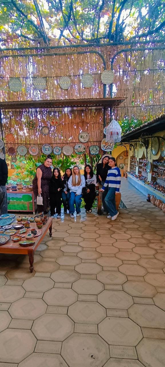 Maktab o‘quvchilari oltin vodiy bo‘ylab sayohatda