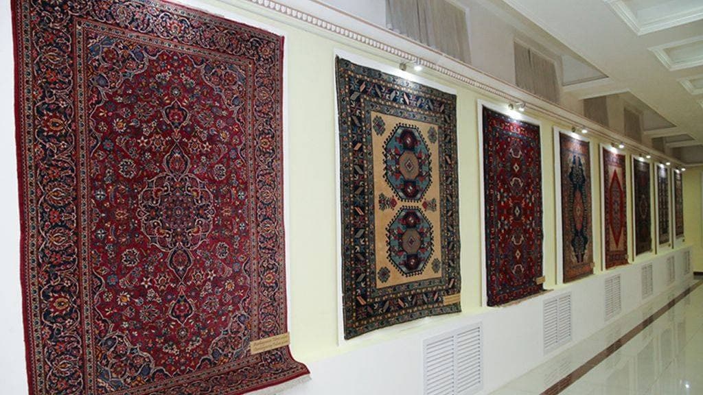 В древней Хиве прошла международная выставка-фестиваль «Блеск ковров»