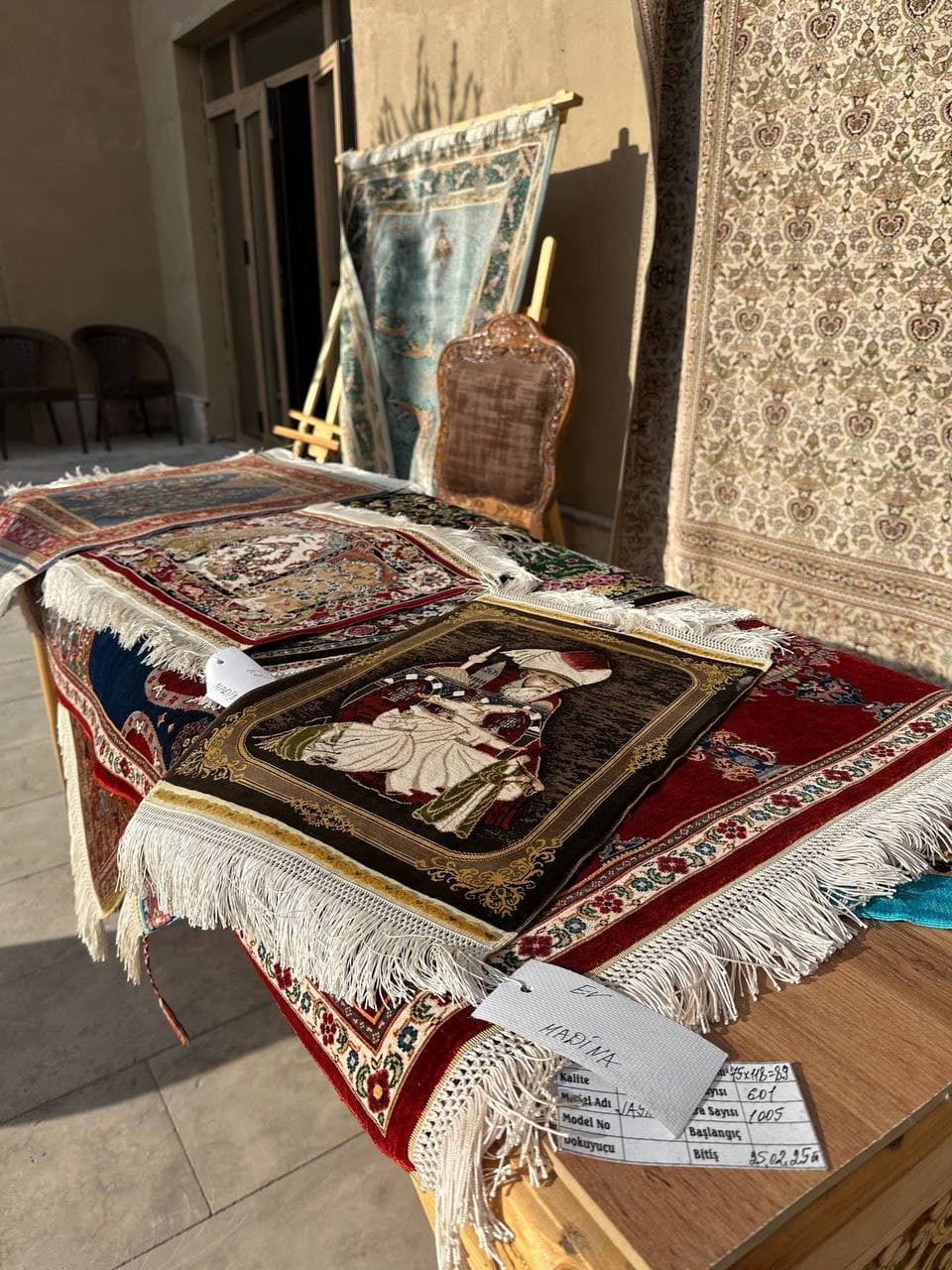 В древней Хиве прошла международная выставка-фестиваль «Блеск ковров»