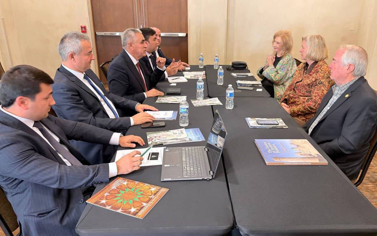 Рассмотрены возможности увеличения туристического потока из США в Бухару