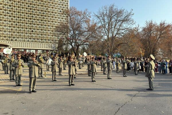 В Ташкенте прошел Парад конной кавалерии, посвященный Дню Конституции