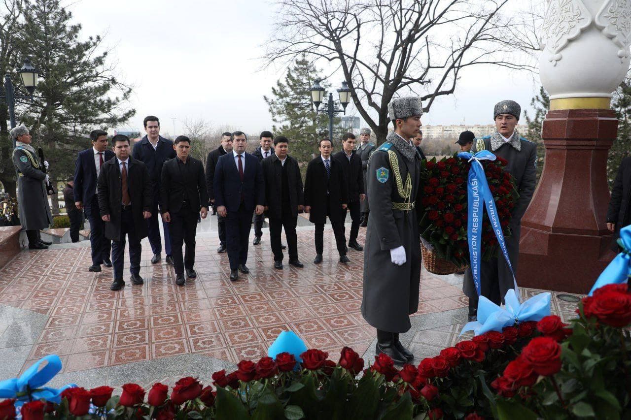 Дань уважения памяти Алишера Навои