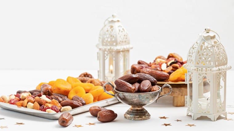 Suhoor is organized in hotels during Ramadan