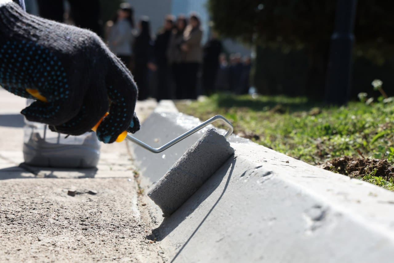 В Комитете по туризму прошел общенародный благотворительный хашар