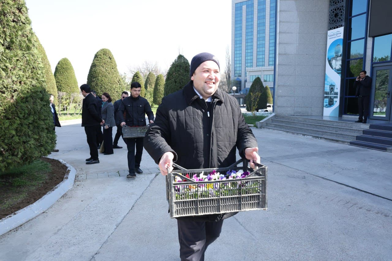 В Комитете по туризму прошел общенародный благотворительный хашар