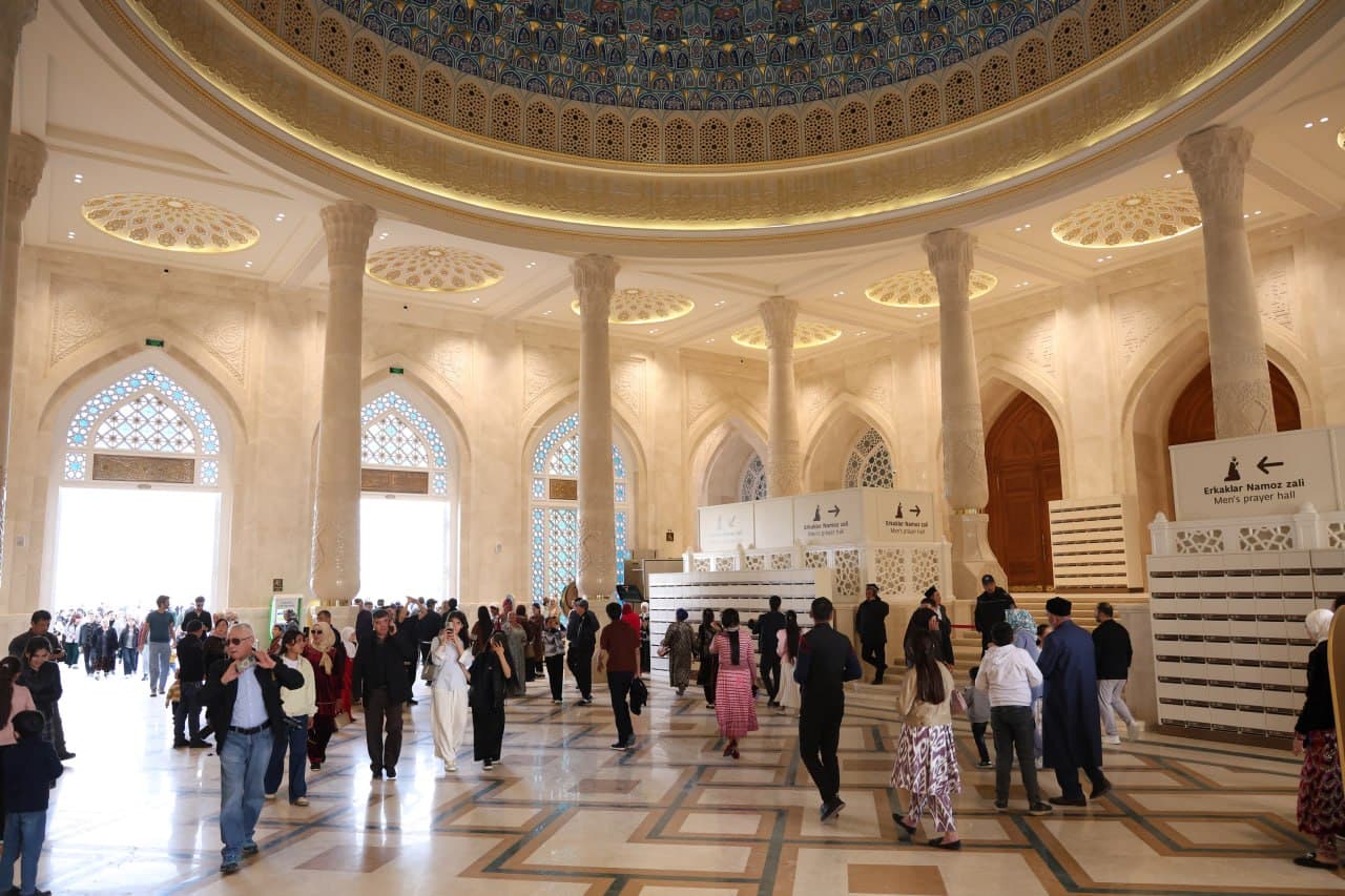 Обновлённый комплекс Имама Бухари становится центром притяжения паломников и туристов