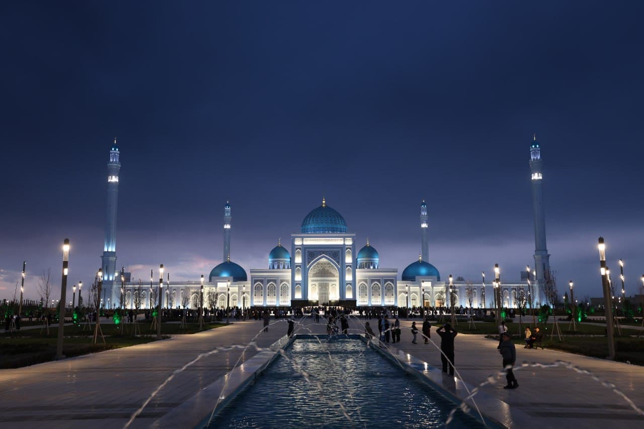 Обновлённый комплекс Имама Бухари становится центром притяжения паломников и туристов