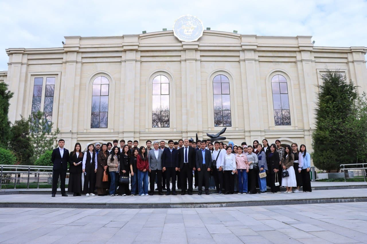 Zomin va Baxmal texnikumlari o‘quvchilari Samarqandda bo‘lishdi