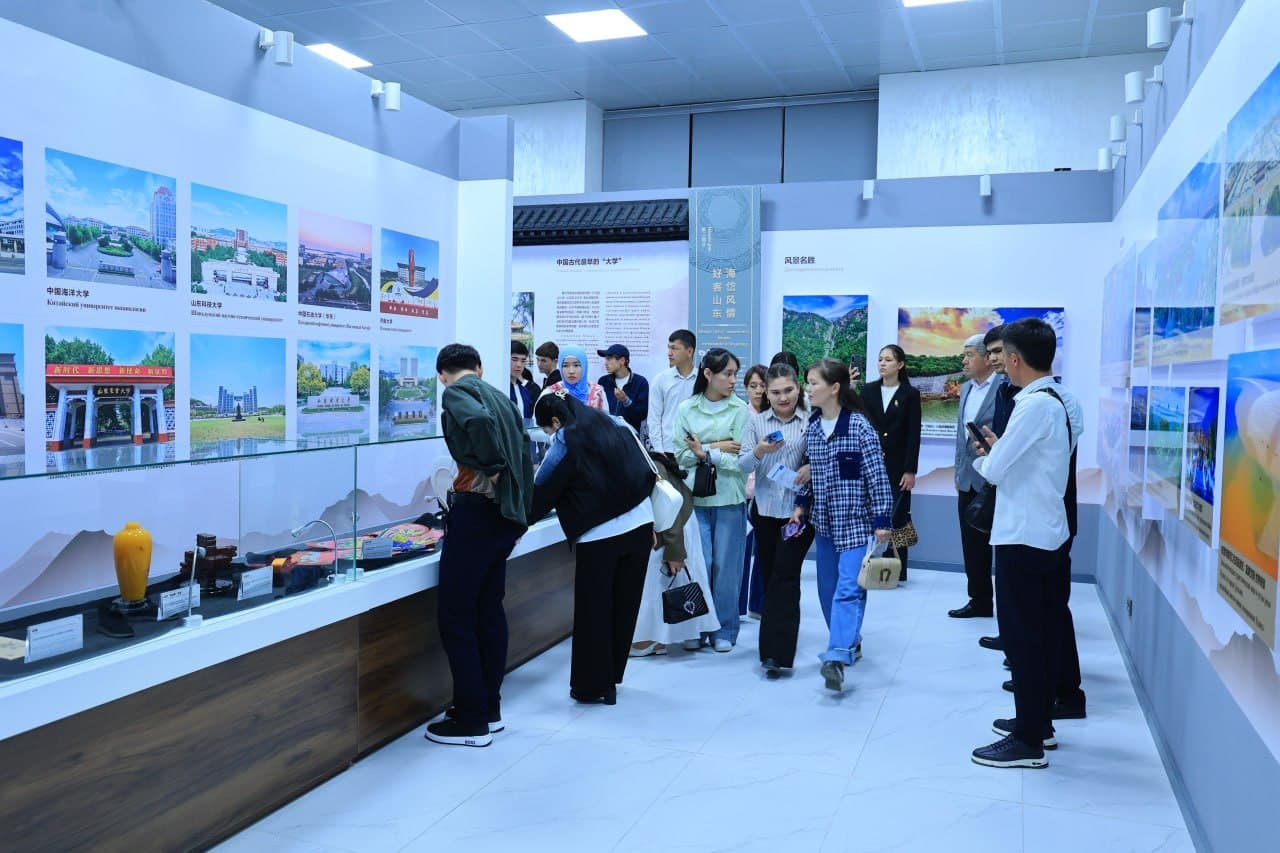 Zomin va Baxmal texnikumlari o‘quvchilari Samarqandda bo‘lishdi