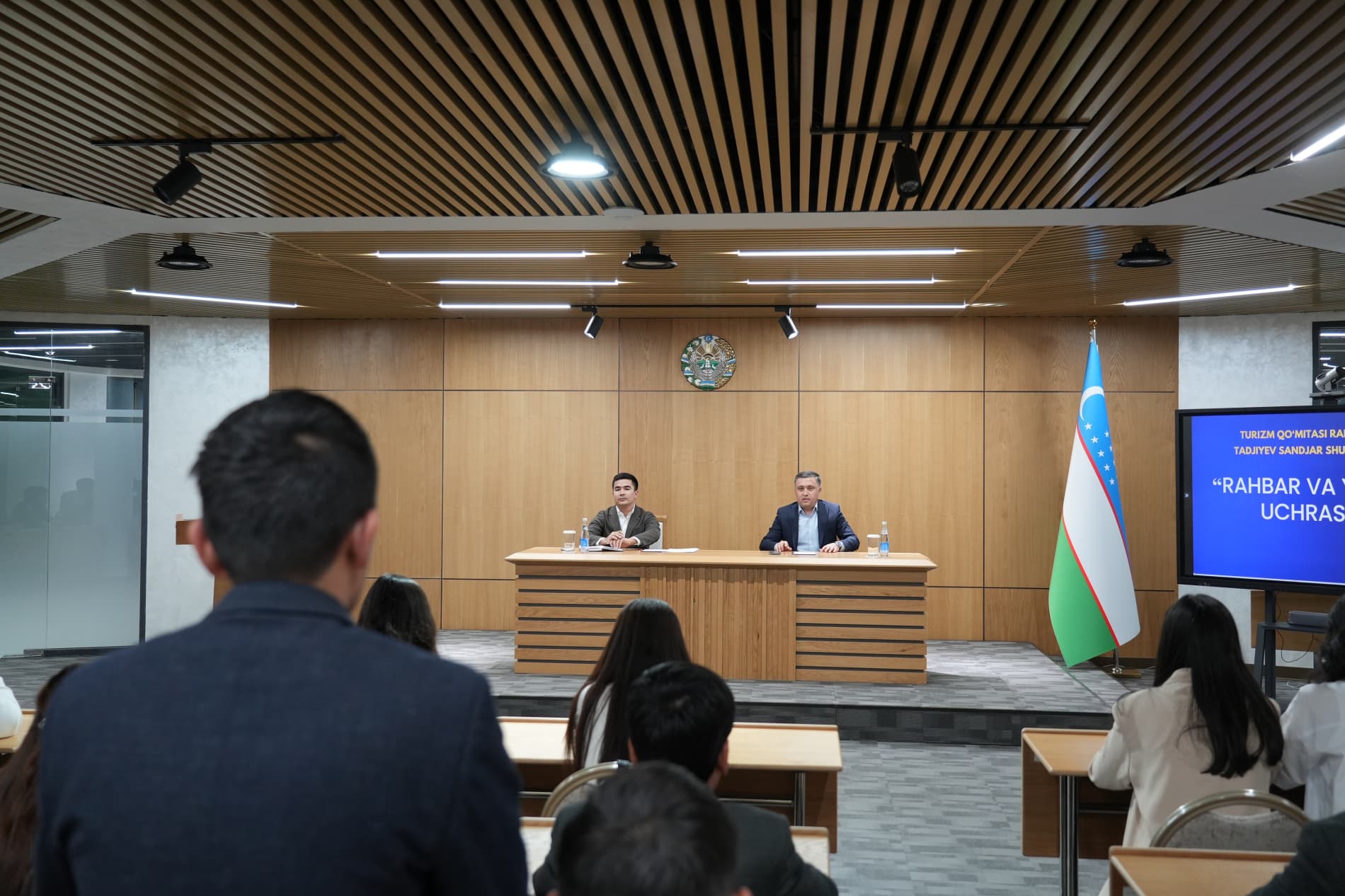 Turizm qo‘mitasida rais o‘rinbosarining yoshlar bilan uchrashuvi bo‘lib o‘tdi