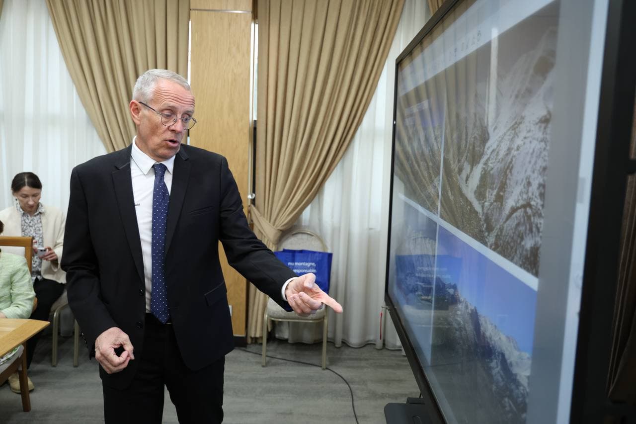 Prospects for expanding cooperation in mountain tourism discussed at the Tourism Committee with French partners