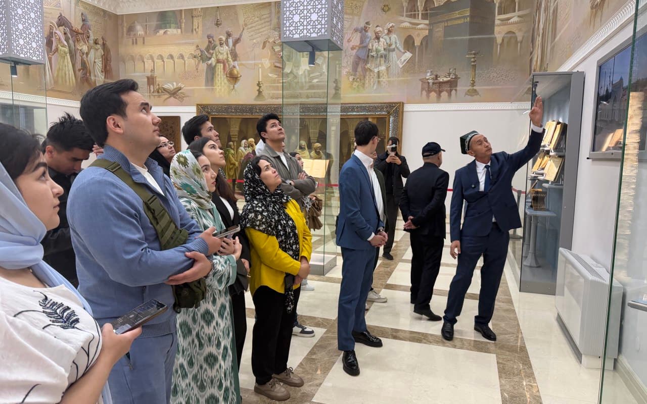 OAV vakillari Imom Buxoriy majmuasi bilan tanishdilar