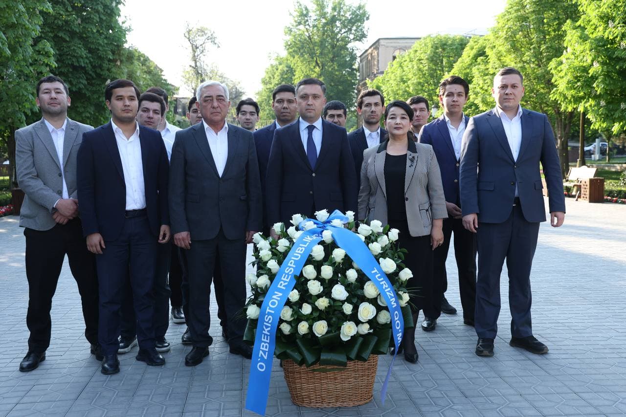 Amir Temur xotirasiga ehtirom