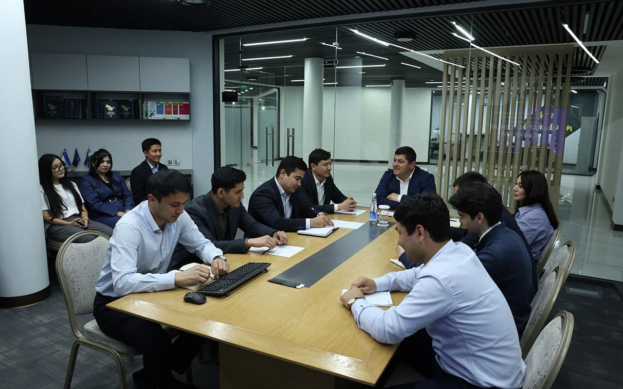 Turizm qo‘mitasida rais o‘rinbosarining yoshlar bilan uchrashuvi bo‘lib o‘tdi