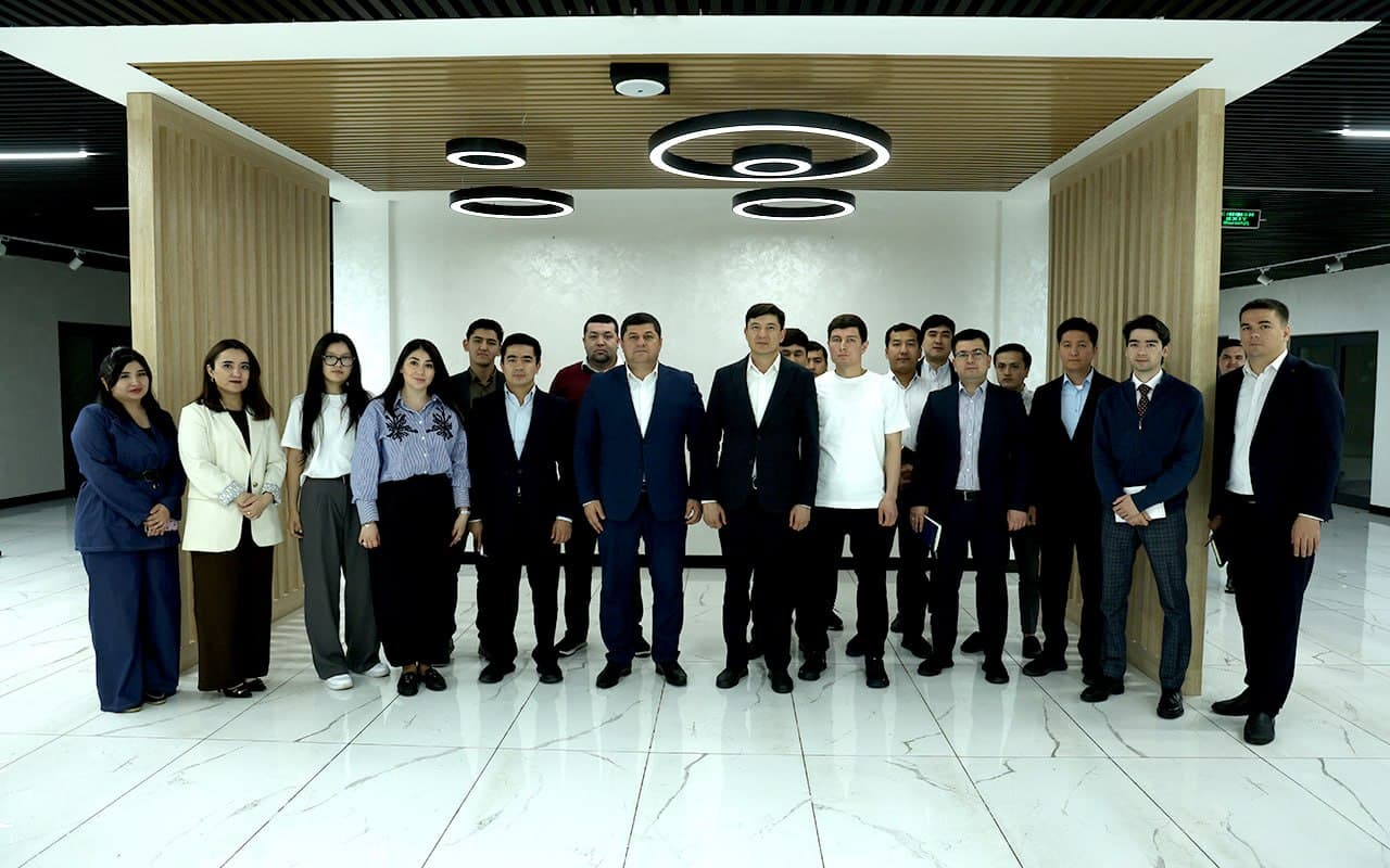 Turizm qo‘mitasida rais o‘rinbosarining yoshlar bilan uchrashuvi bo‘lib o‘tdi