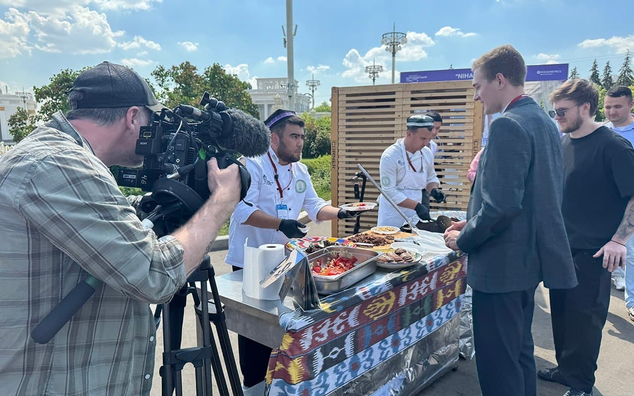 Uzbekistan’s national stand draws strong interest at the international “Путешествуй!” Forum in Moscow