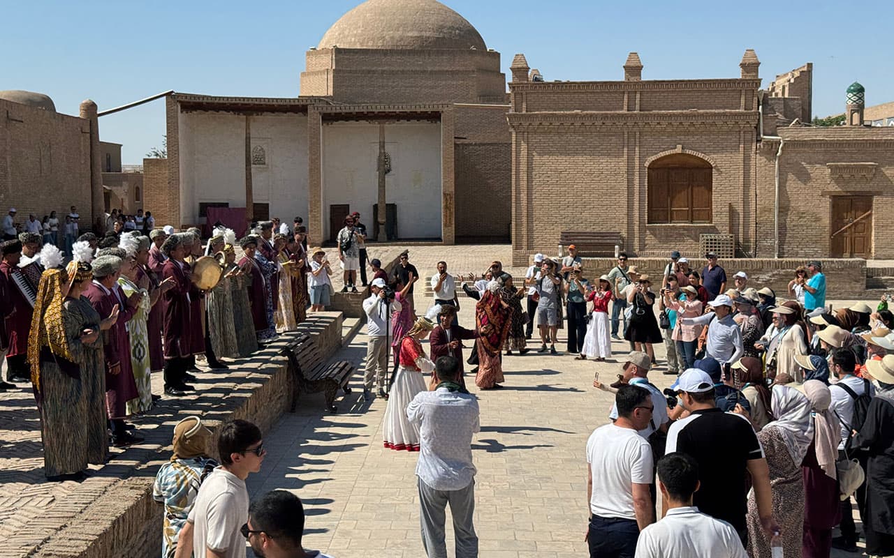 Международная экспедиция «The Marco Polo Drive of Peace» начала путешествие по Узбекистану