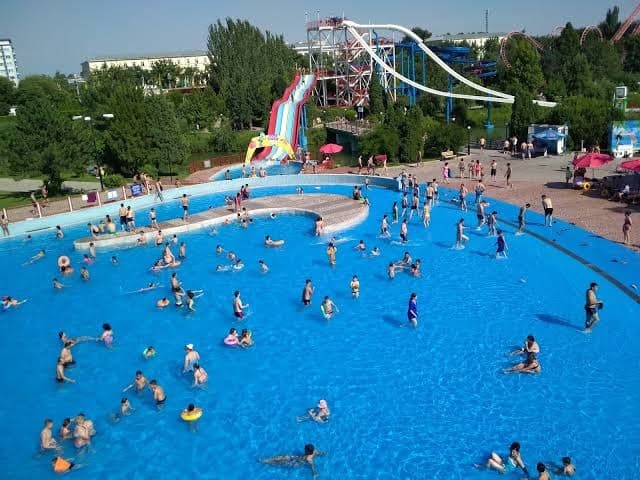 Аномальная жара — лучший повод провести день у воды: где отдохнуть в бассейнах и аквапарках Узбекистана
