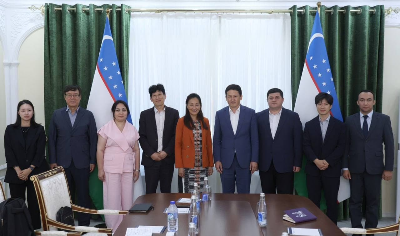 Meeting held with international consultants on the development of regional master plans
