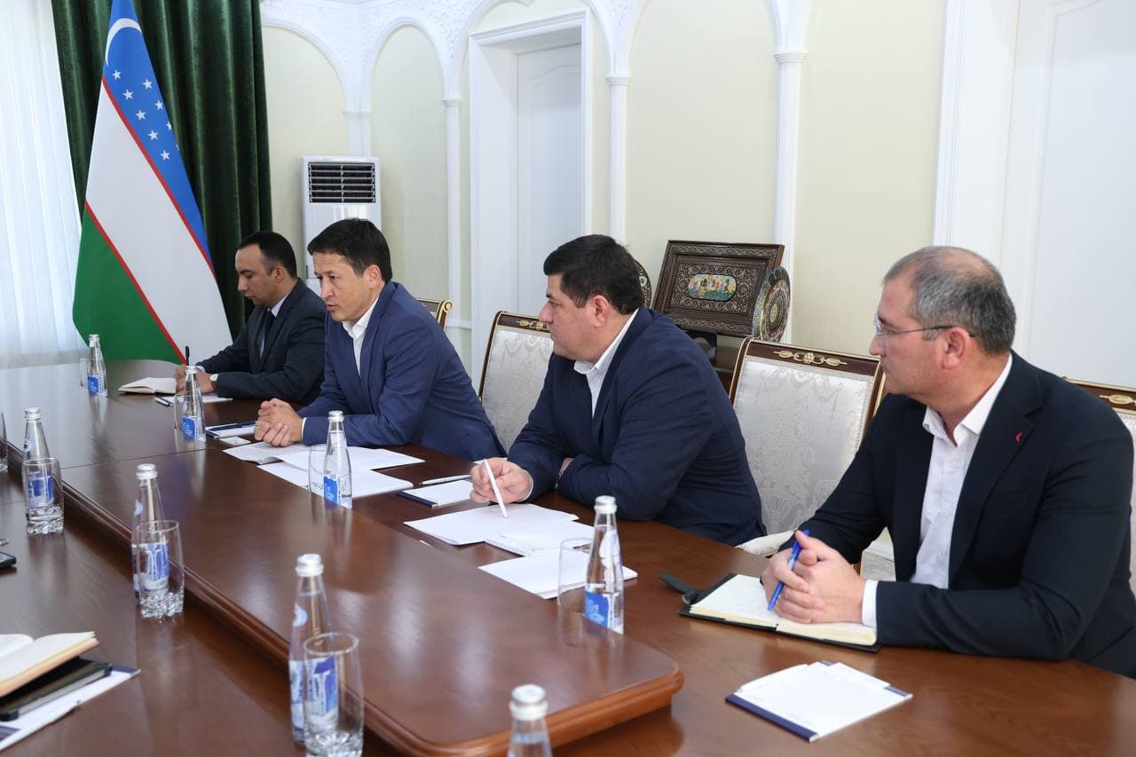 Meeting held with international consultants on the development of regional master plans