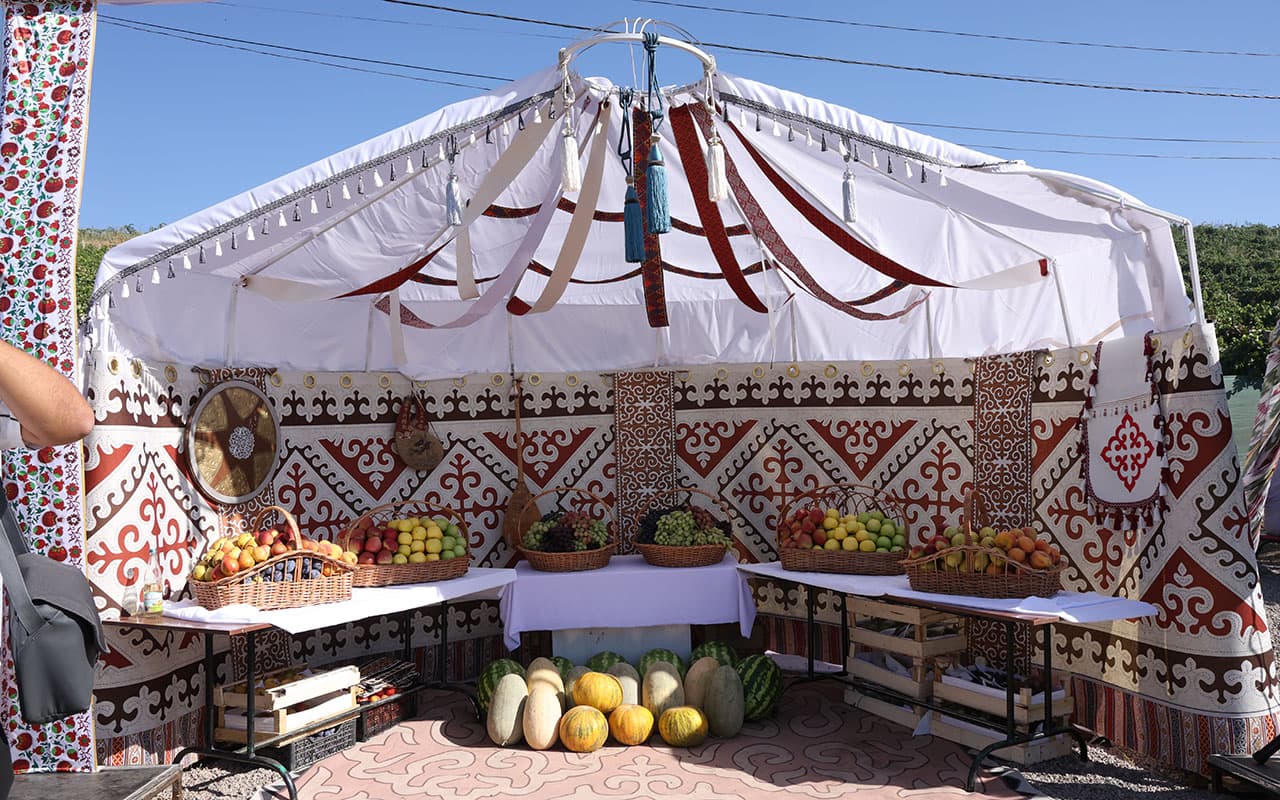 The opening ceremony of the international festival "Uzum Sayli" was held in Parkent