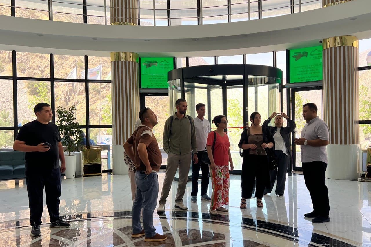 Buxoro turoperatorlari Surxondaryo turizmi imkoniyatlari bilan tanishdi