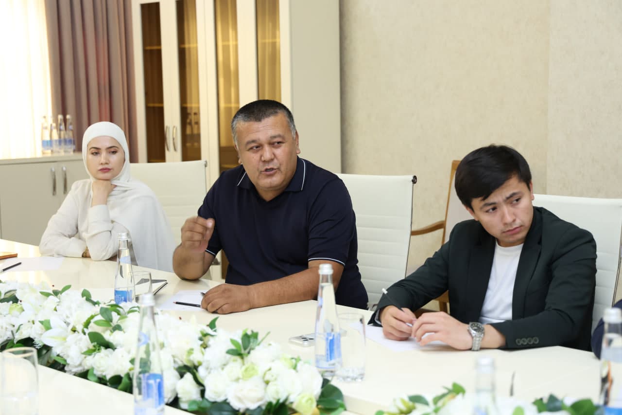 Tourism Committee discusses domestic tourism development and organising trips for the population
