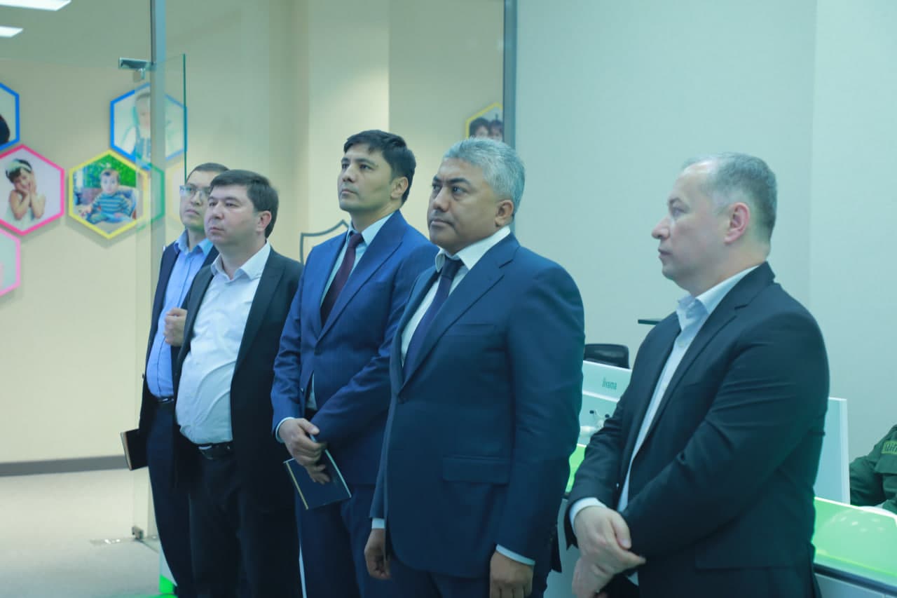 “O‘zkomnazorat” Inspeksiyasi rahbariyati Davlat bojxona qo‘mitasida bo‘lib, raqamlashtirish yo‘nalishida amalga oshirilayotgan ishlar bilan yaqindan tanishdi