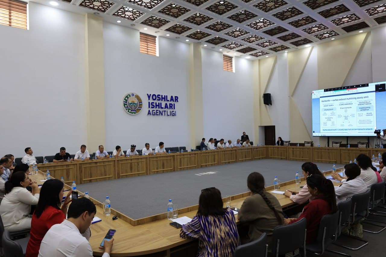 Samarqandda xavfsiz axborot muhitini shakllantirish va kontent mas’uliyatini oshirishga bag‘ishlangan hududlararo seminar o‘tkazildi