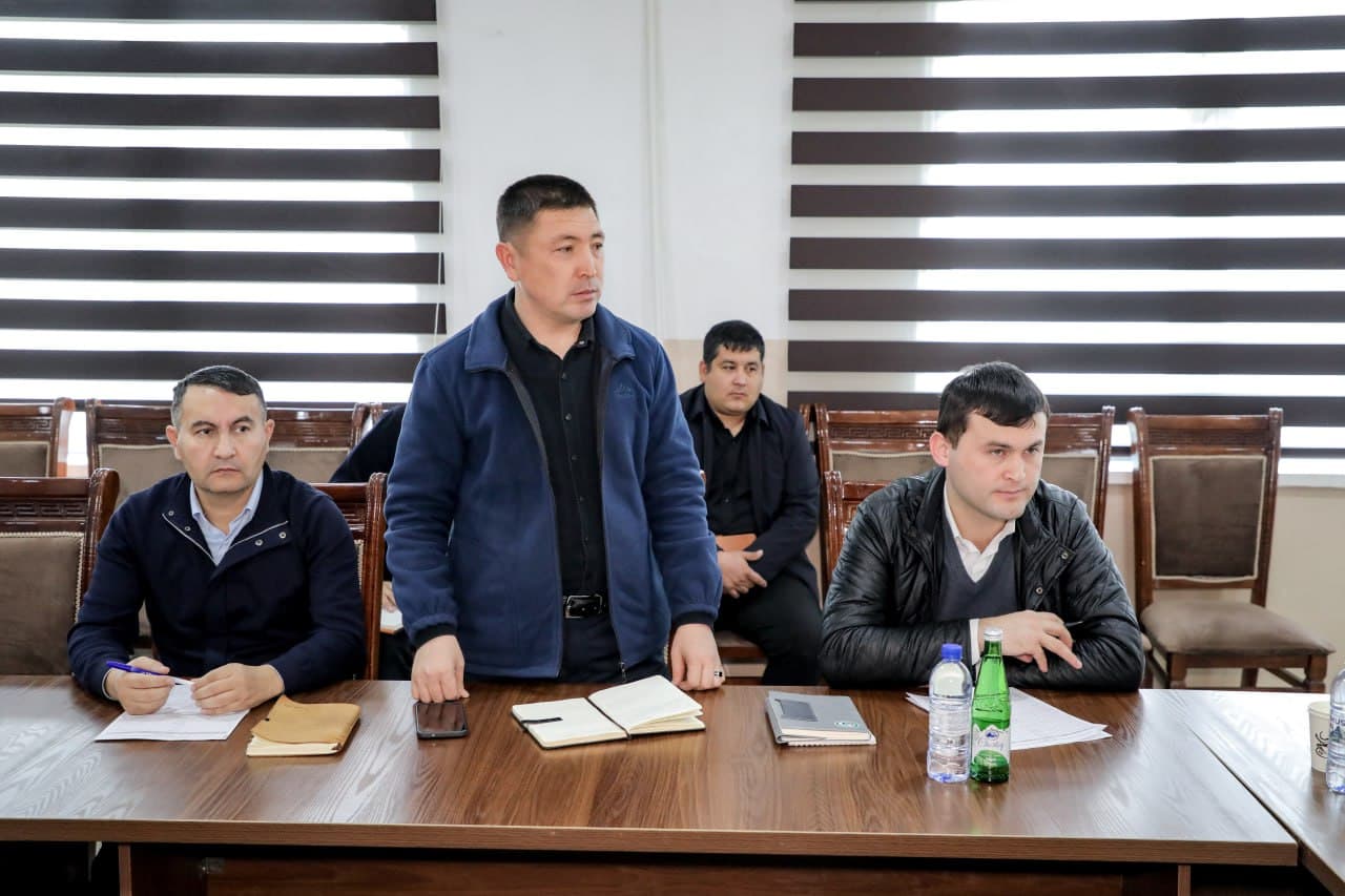 Қуйи Чирчиқ туманида ёшларнинг муаммолари тингланди