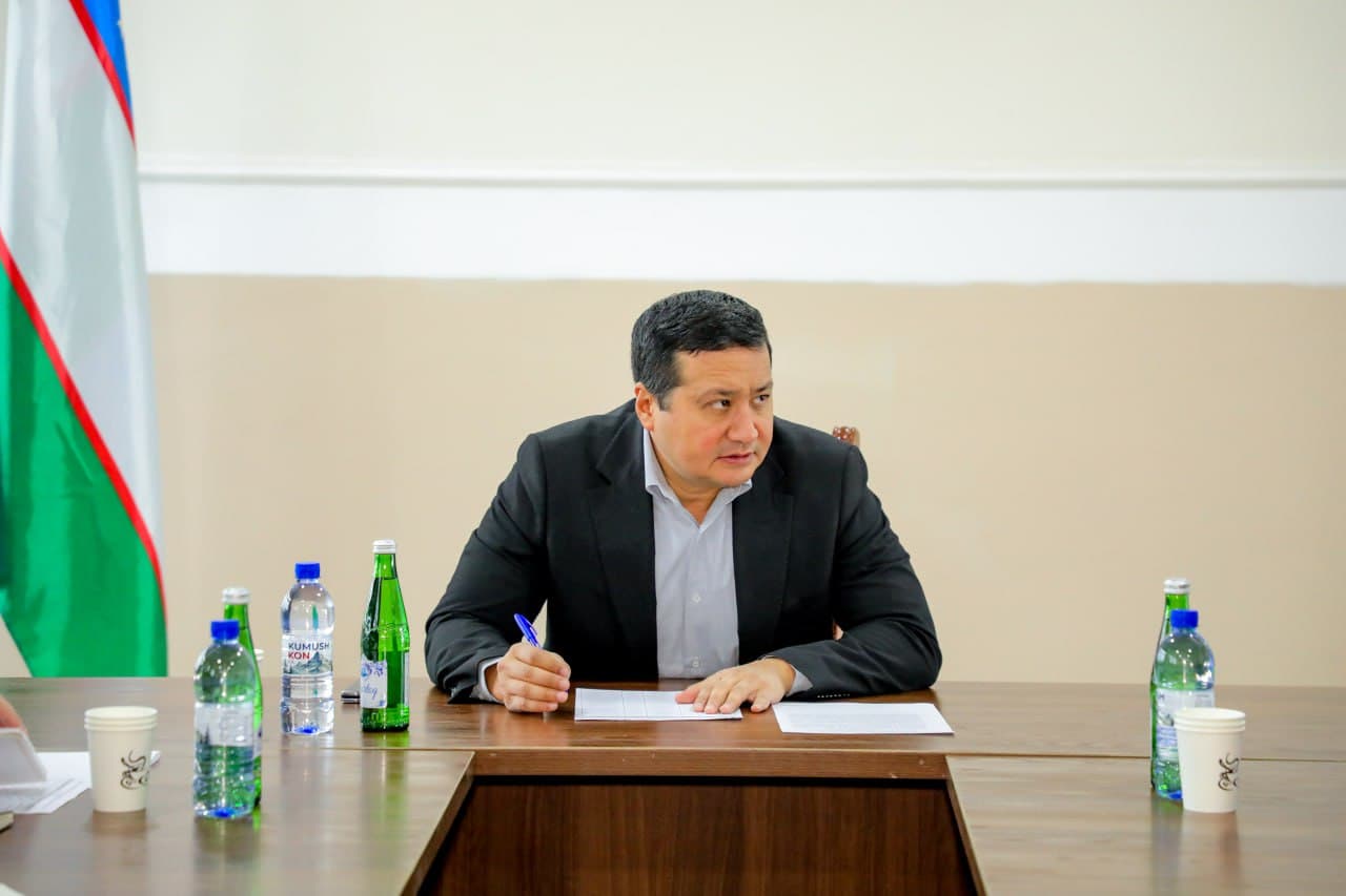 Қуйи Чирчиқ туманида ёшларнинг муаммолари тингланди