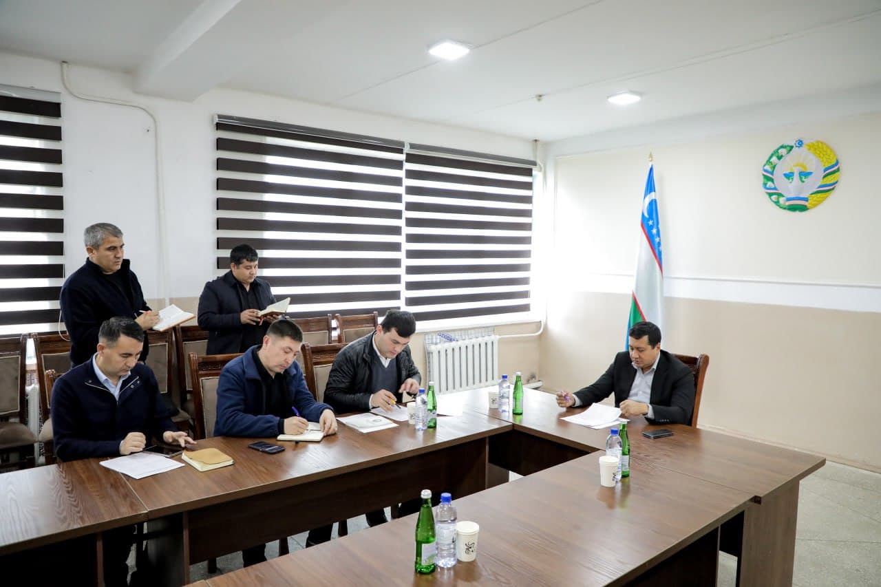 Қуйи Чирчиқ туманида ёшларнинг муаммолари тингланди