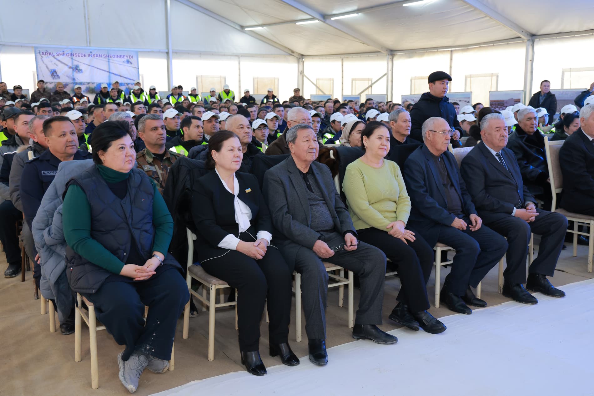 Orolning qurigan tubida cho‘l o‘simliklari ekish tadbirlari boshlandi