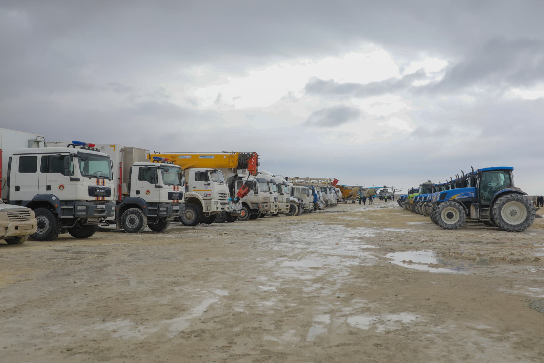 Orolning qurigan tubida cho‘l o‘simliklari ekish tadbirlari boshlandi