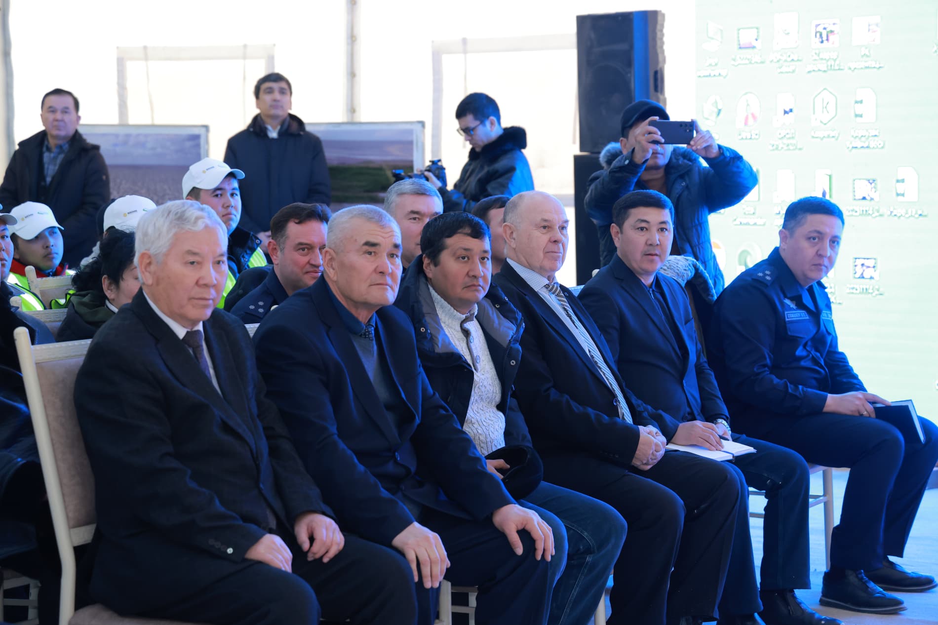 Orolning qurigan tubida cho‘l o‘simliklari ekish tadbirlari boshlandi