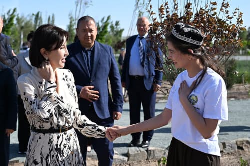 Хивада янги яшил боғ барпо этилмоқда