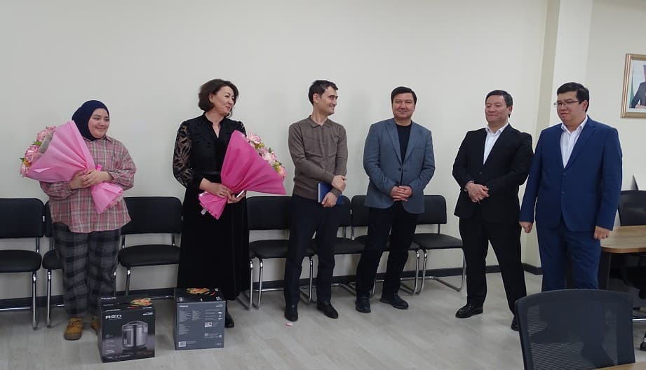 В Инспекции по контролю в сфере горнодобывающей промышленности и геологии почтили женщин