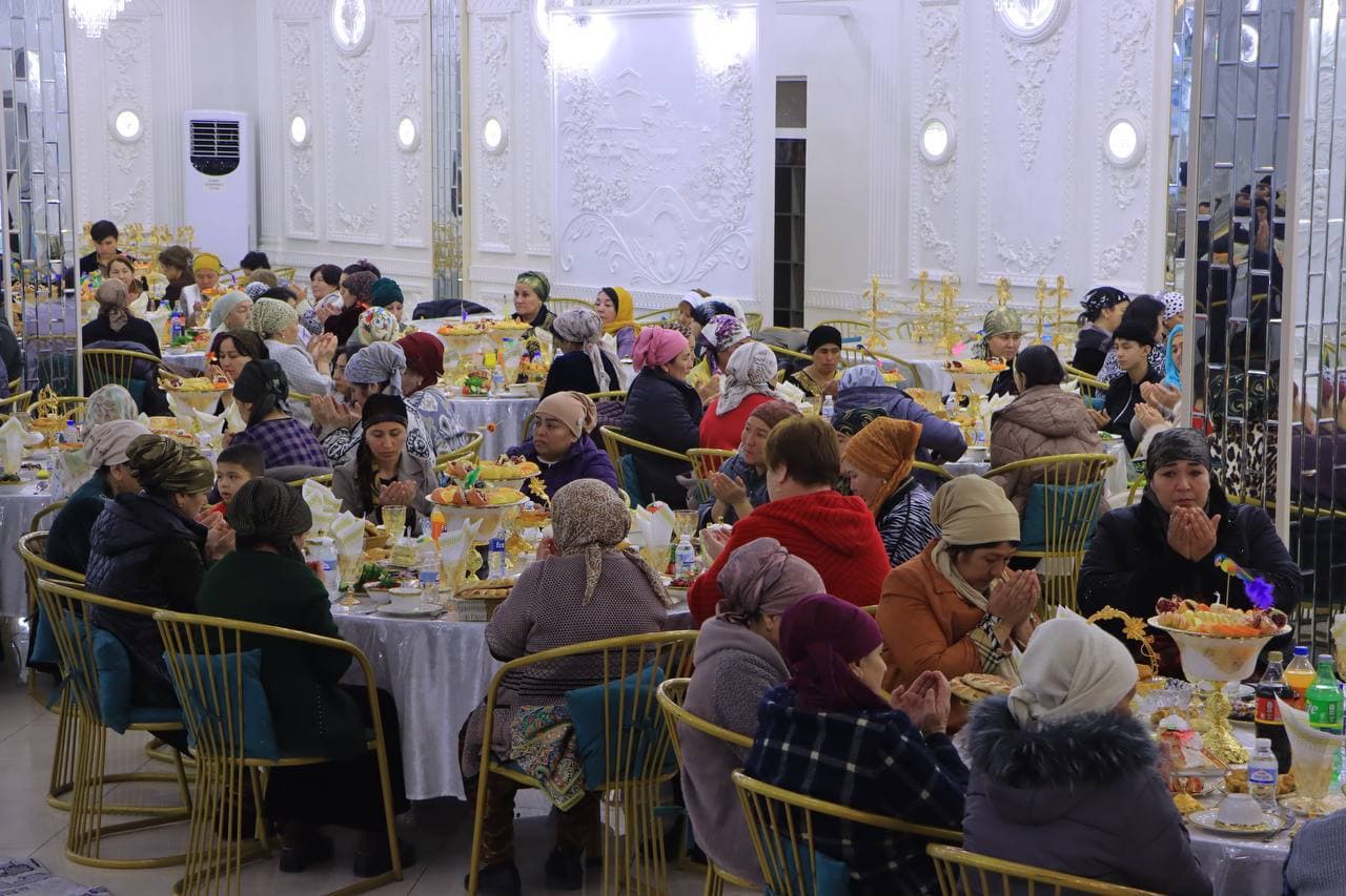 ДУХ РАМАДАНА В НАВОИЙСКОЙ ОБЛАСТИ: ОРГАНИЗОВАНЫ ИФТАРЫ ДЛЯ НУЖДАЮЩИХСЯ ГРАЖДАН