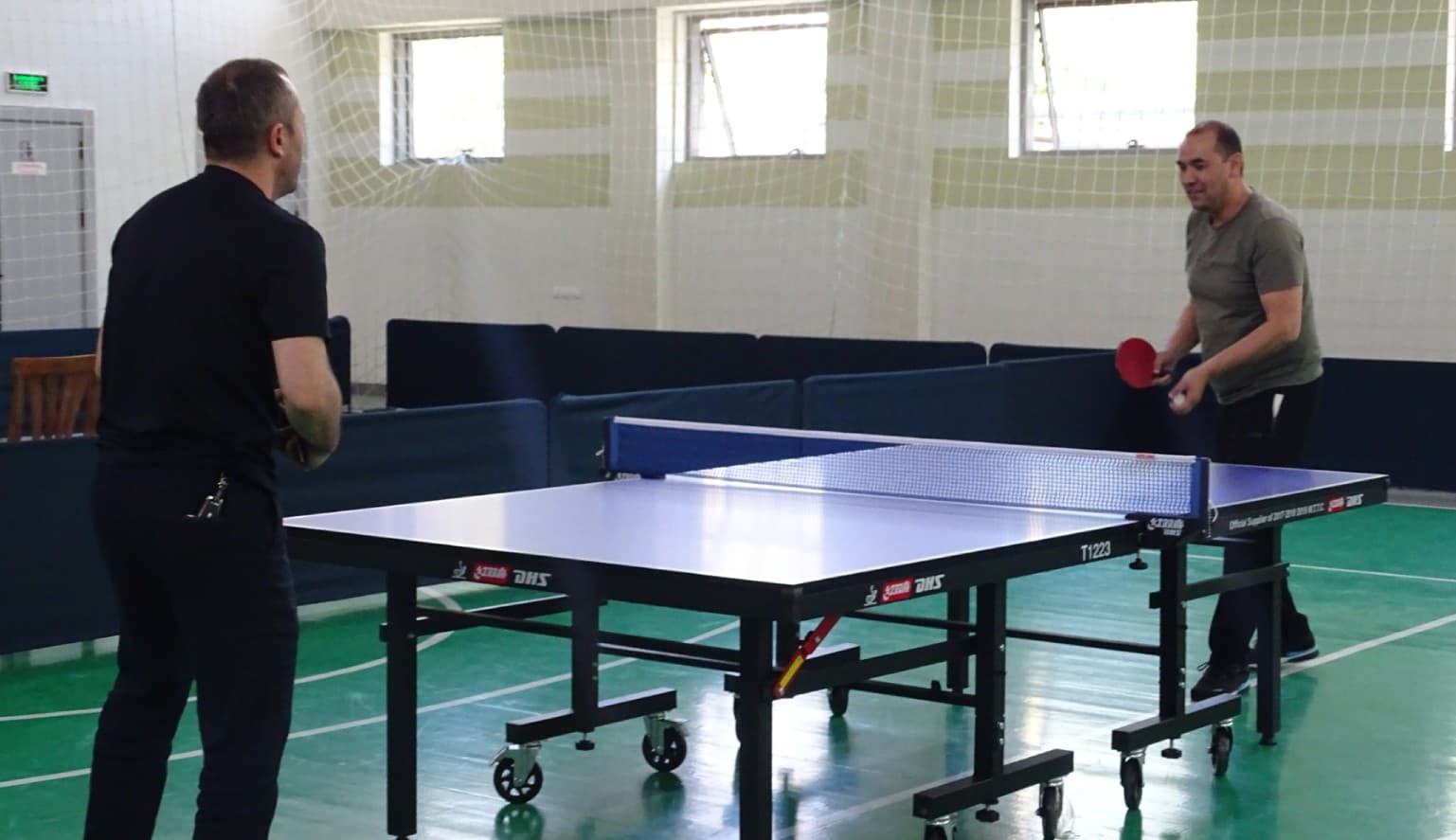 Geologiya sohasi xodimlari stol tennisi bo‘yicha o‘zaro kuch sinashdi