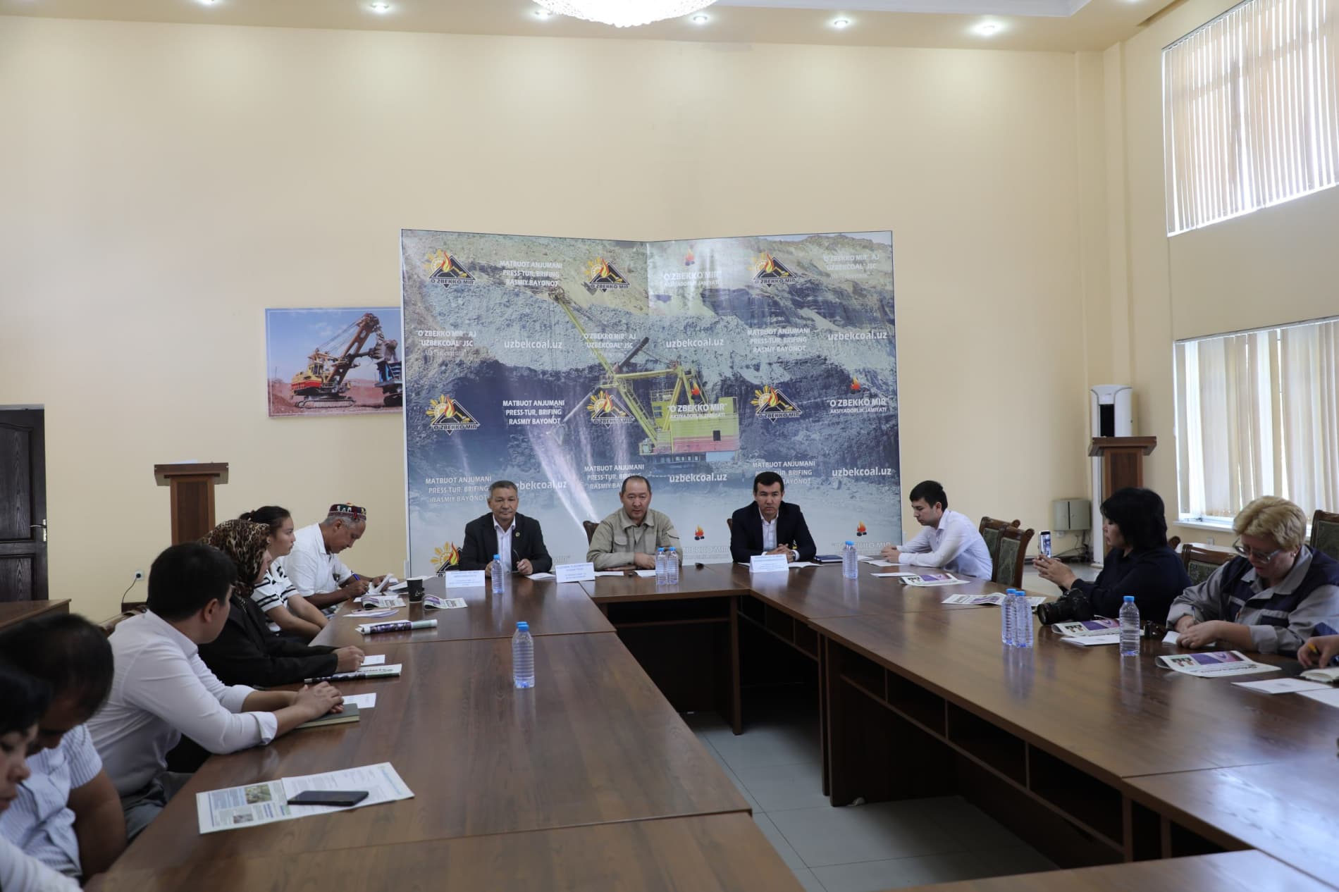 Uzbekcoal JSC Introduces Journalists and Bloggers to Operations at the Angren Coal Mine