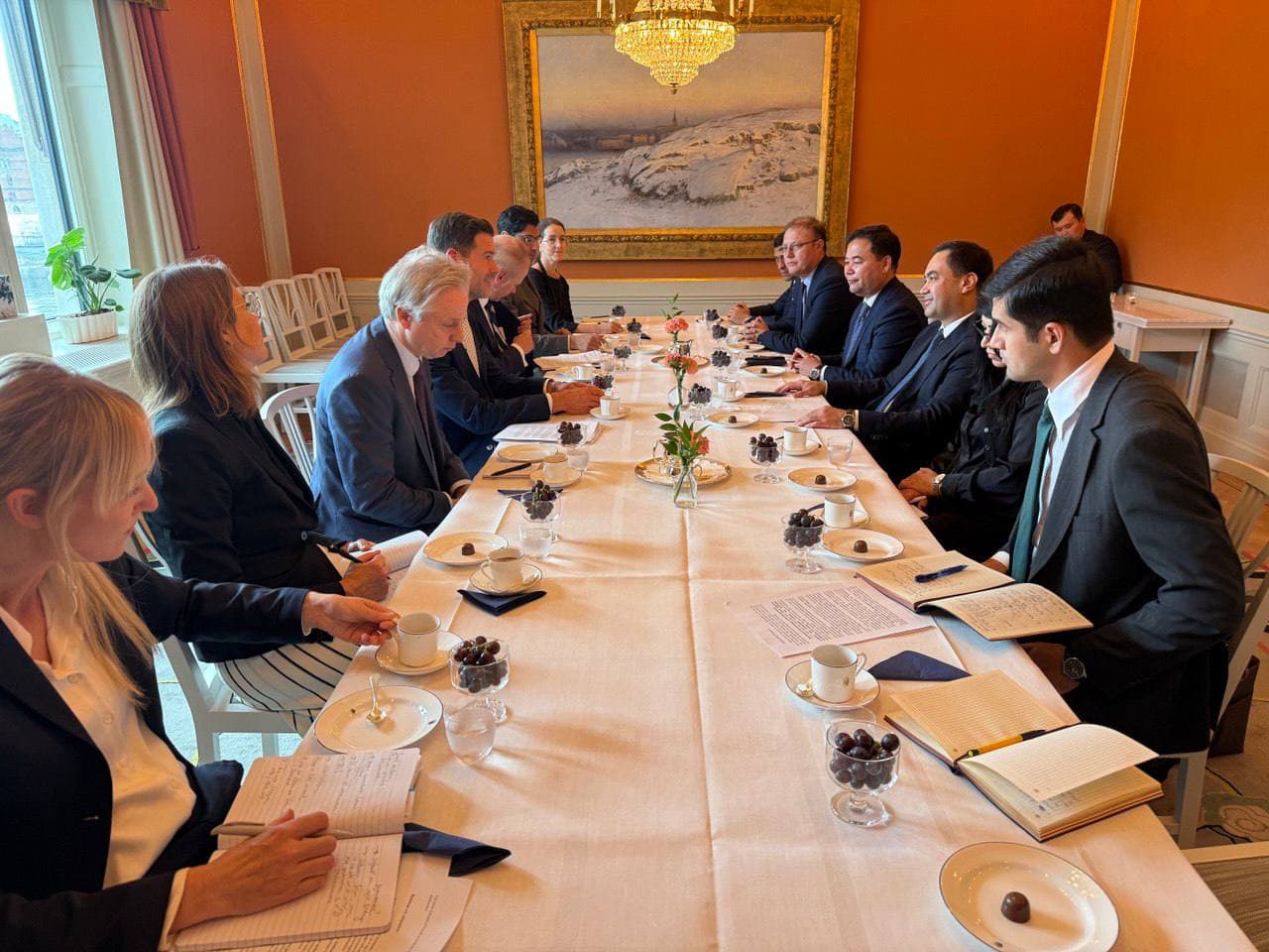 Shvetsiya migratsiya vaziri bilan uchrashuv haqida