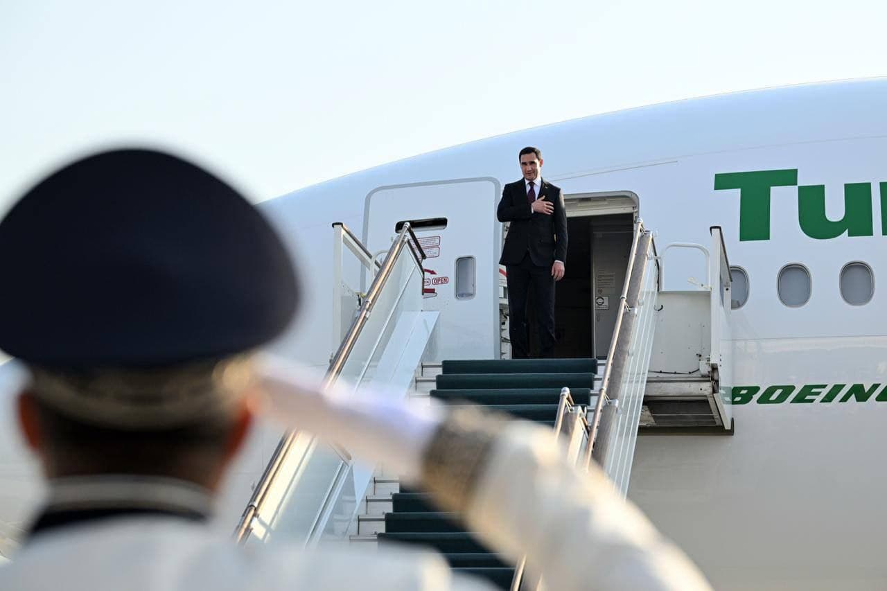 O‘zbekiston Prezidenti Turkmaniston Prezidentini samimiy kuzatib qo‘ydi