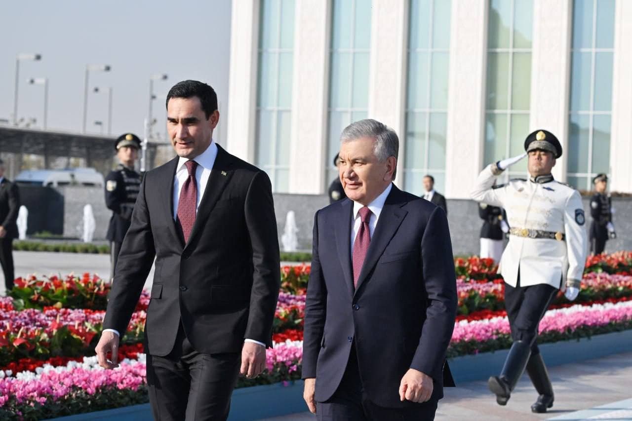 O‘zbekiston Prezidenti Turkmaniston Prezidentini samimiy kuzatib qo‘ydi