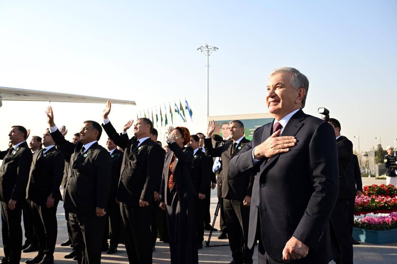 O‘zbekiston Prezidenti Turkmaniston Prezidentini samimiy kuzatib qo‘ydi