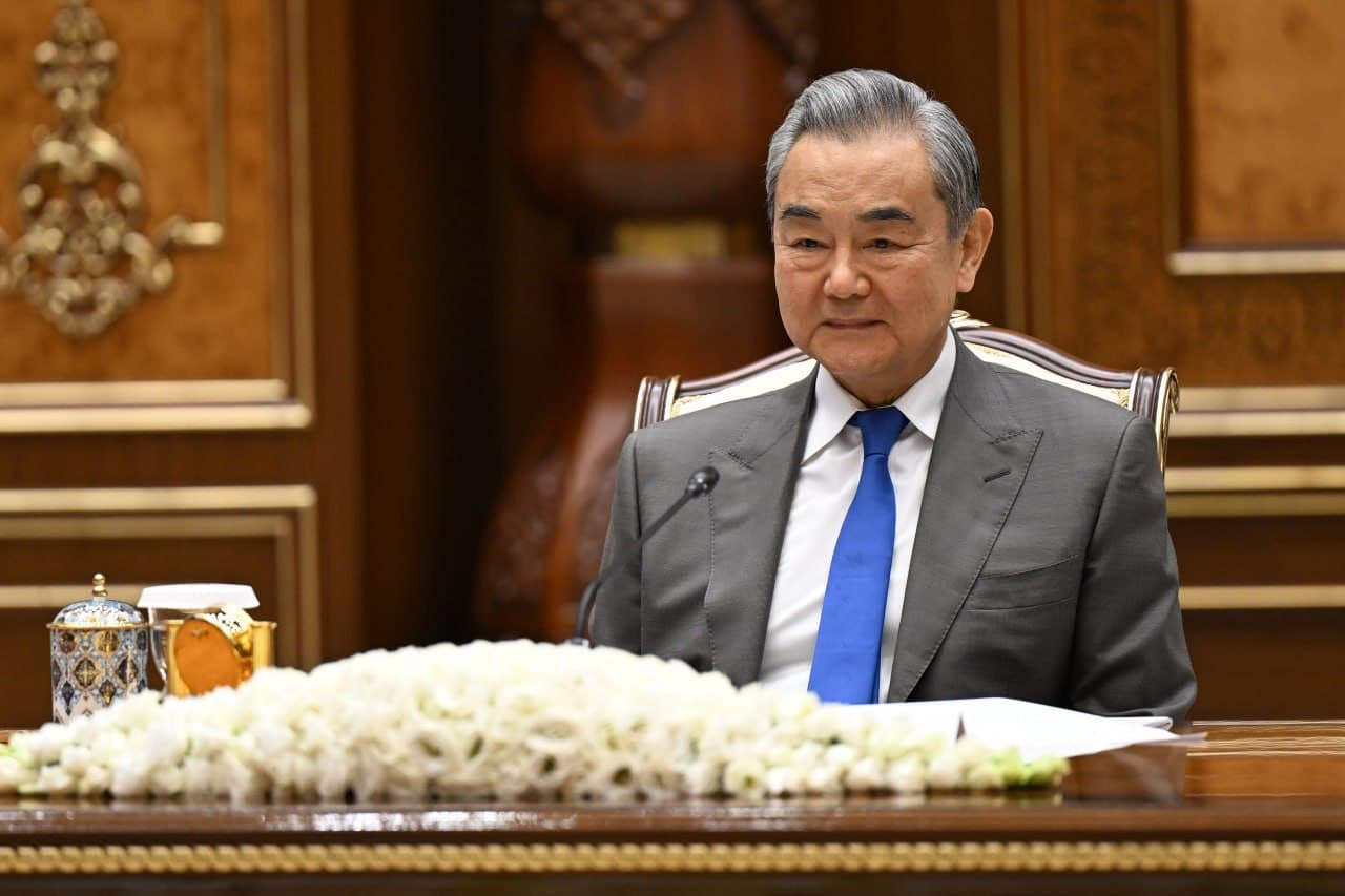President of Uzbekistan receives China's Minister of foreign affairs